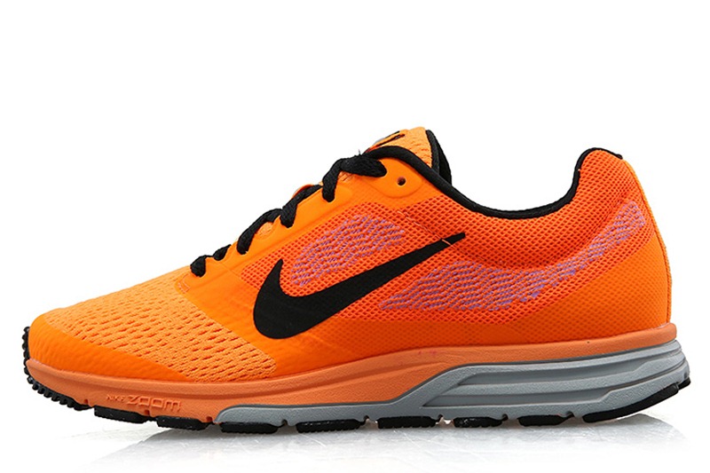 洗礼 初版 nike跑步鞋707607-801商品页面